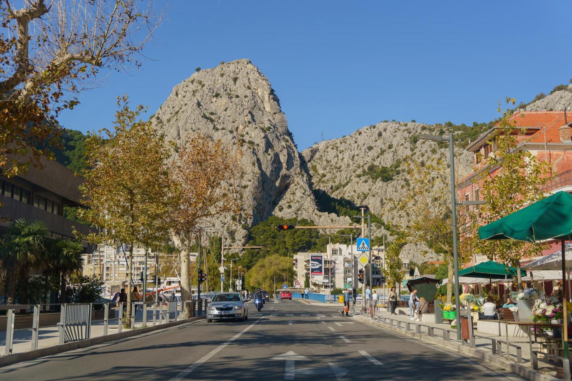 Sunny Apartment Omiš Exterior foto